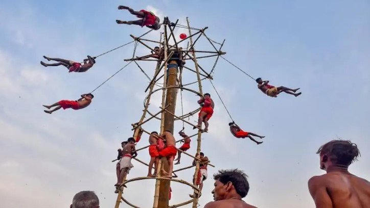 আজ চৈত্রসংক্রান্তি